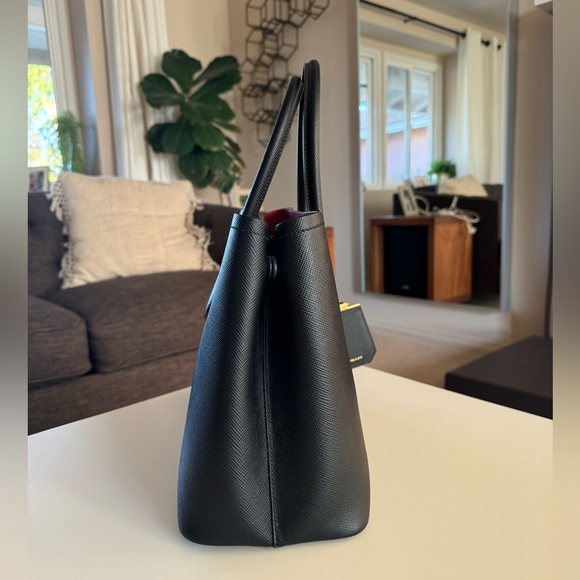 Prada Cuir Double Tote Saffiano Leather Small Black Bag Purse Red Interior - Picture 6 of 16